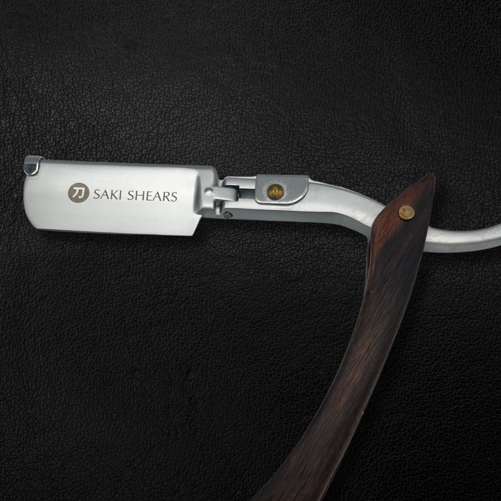 Straight Razor With Disposable Blades